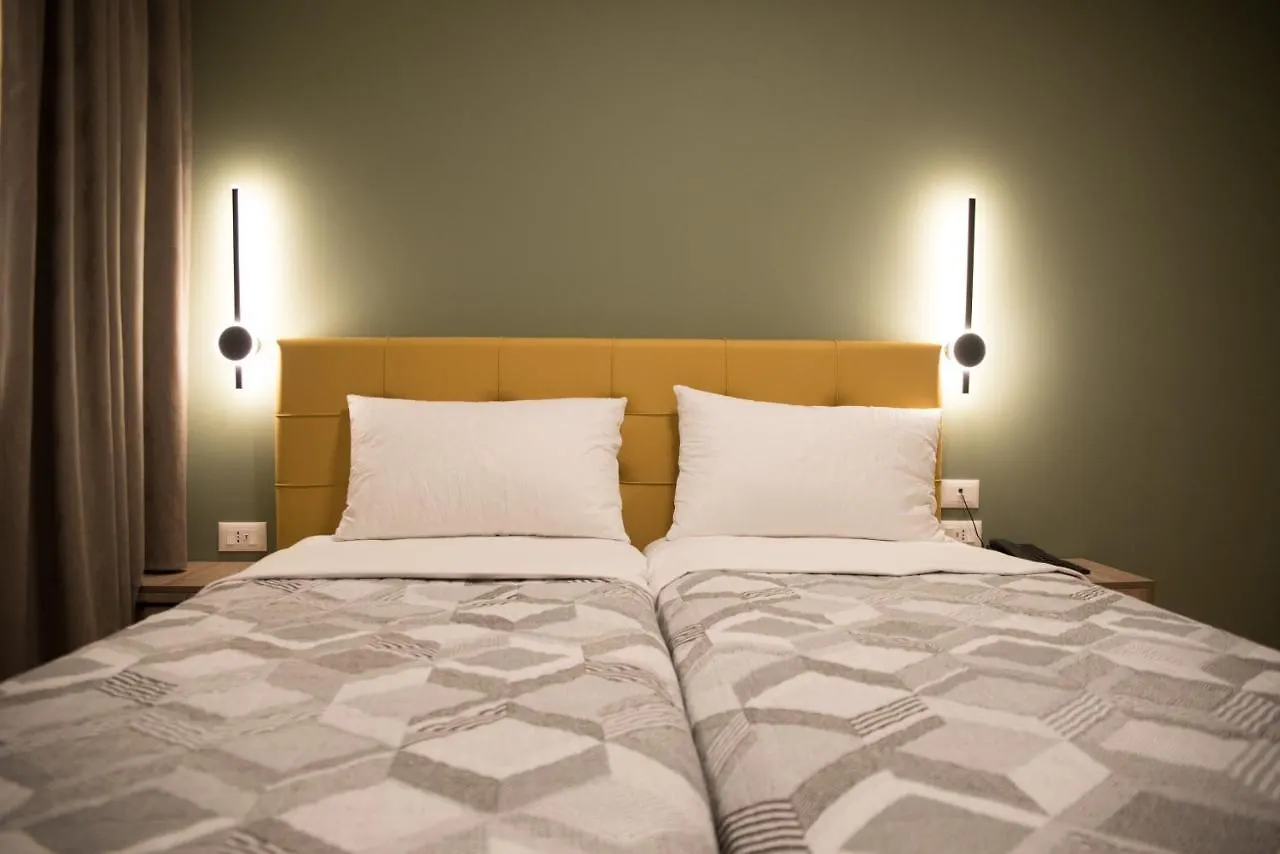 Апарт-отель Comfort Rooms Поградец Албания