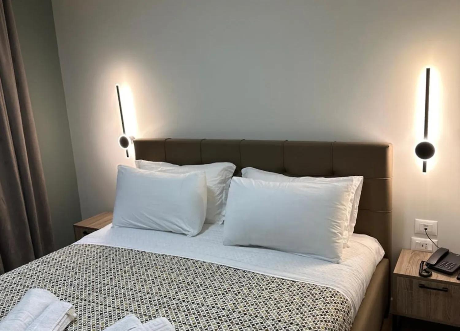 Comfort Rooms Поградец 0*,