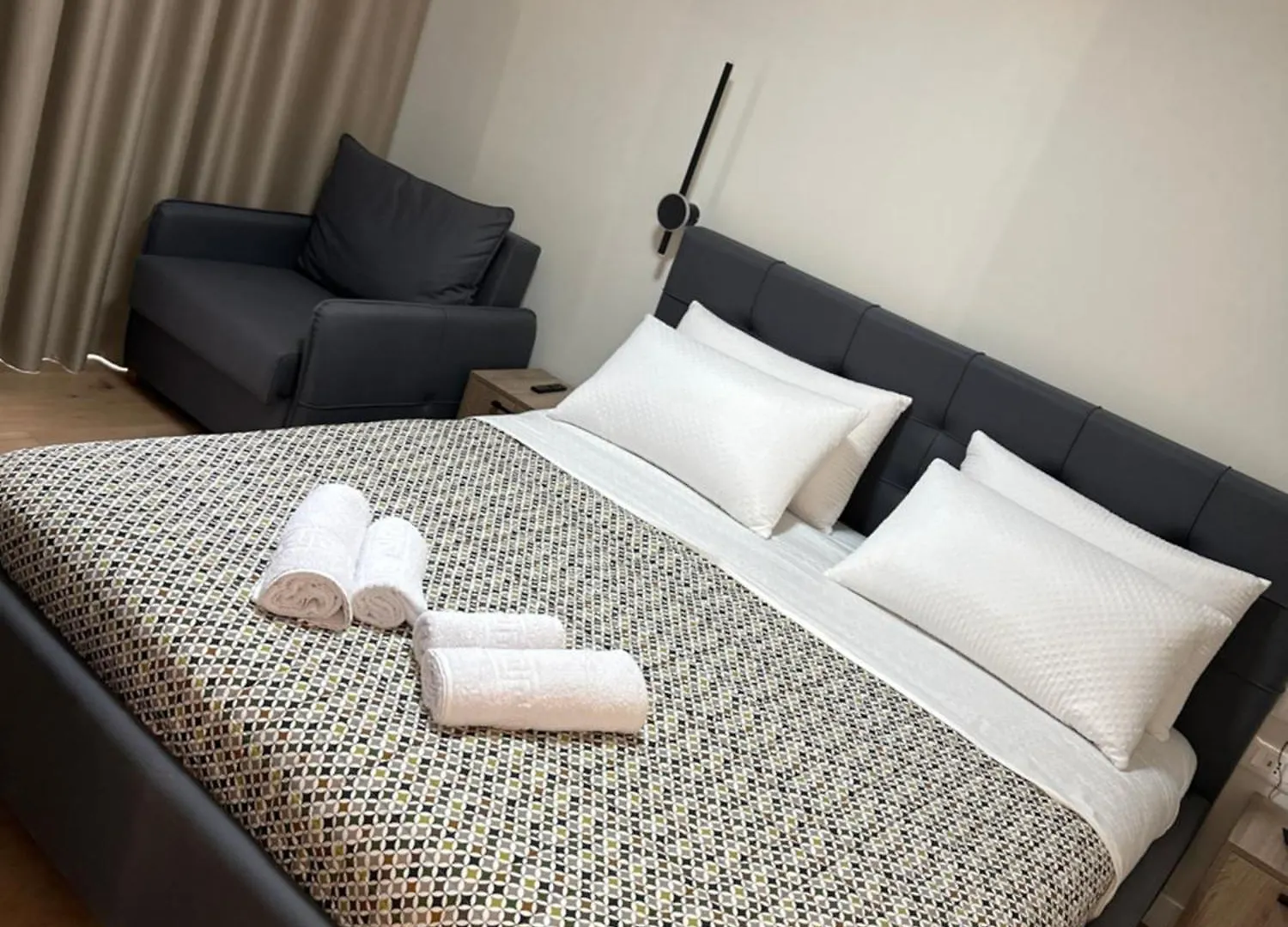 Comfort Rooms Поградец Албания