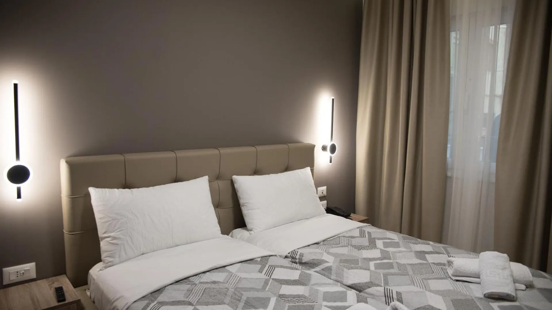 Comfort Rooms Поградец