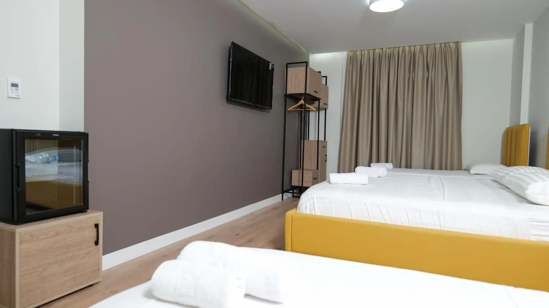 Comfort Rooms Поградец